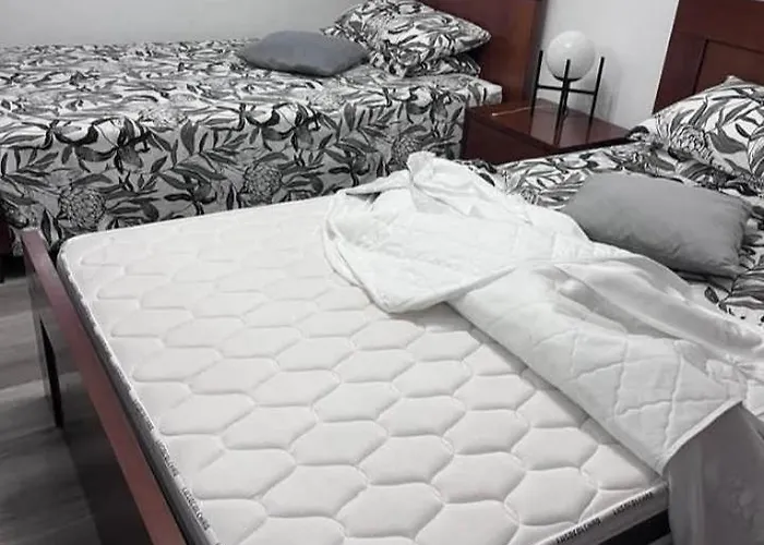 Carefully Stocked Comfort Câmara de Lobos