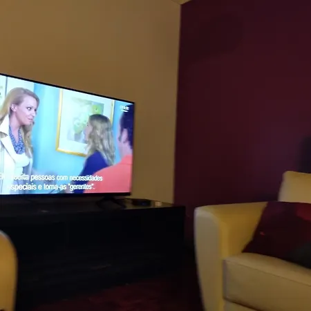 Carefully Stocked Comfort 卡马拉-德洛布什